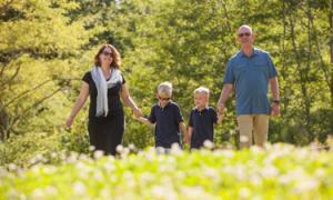 Taking family photos in Tuscany