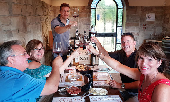 A Tuscany wine tasting session during a private tour with Sergio